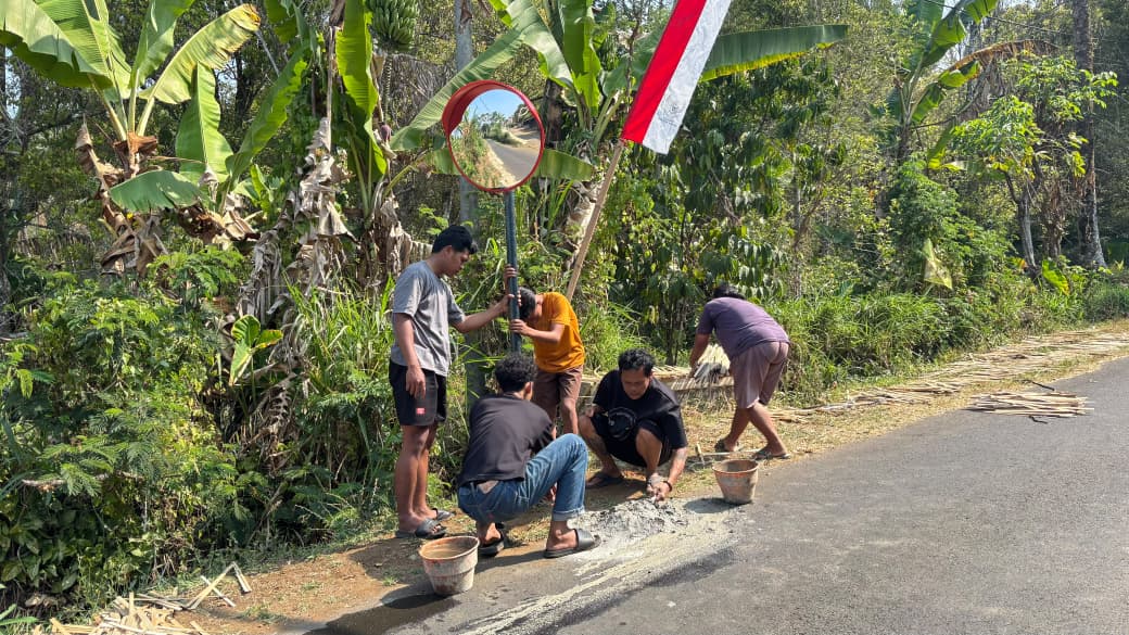 Pemasangan cermin cembung 2