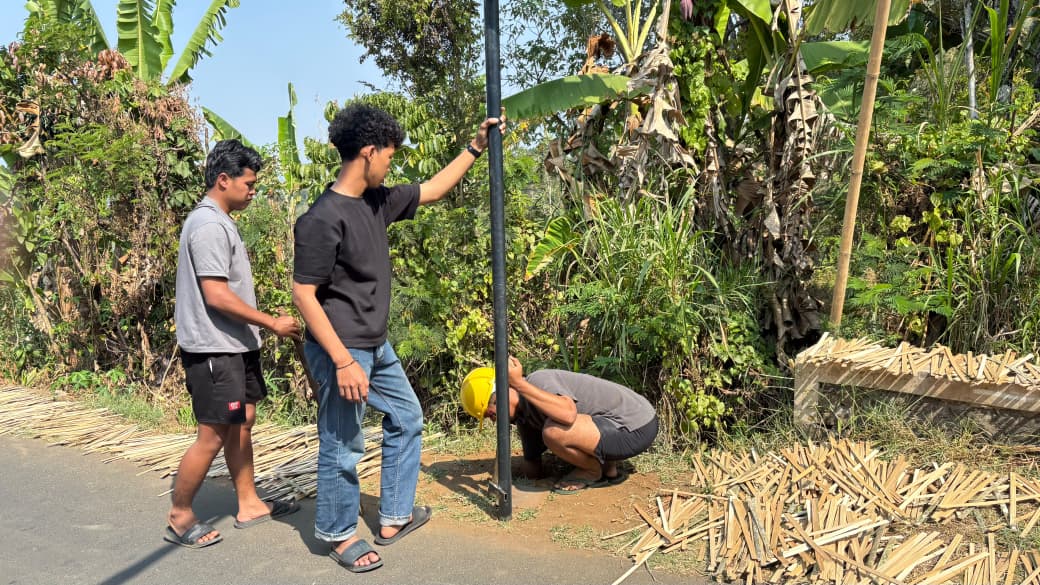 Pemasangan cermin cembung 1